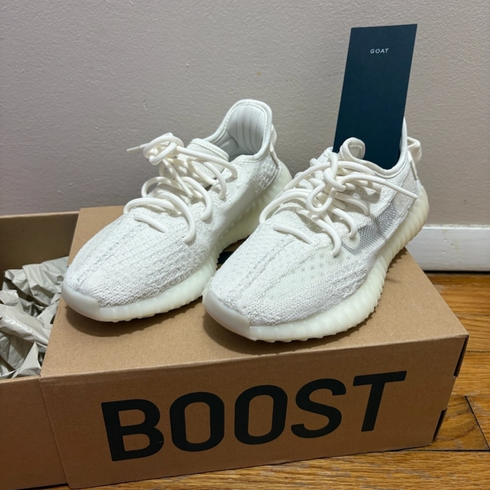 NWT Adidas Men Size 5, (Women 6-6.5) Yeezy Boost 350 V2 - (White) Color : "Bone"
